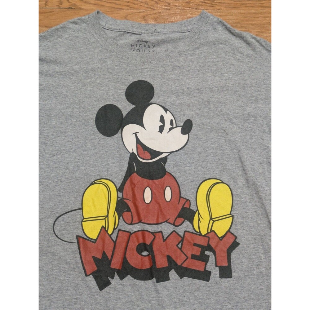 Disney Mickey Mouse Men's Short Sleeve Casual T-shirt, Large